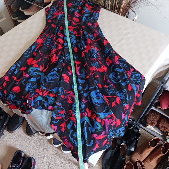 Hunter Bell Asymmetrical  Handkerchief Hem Floral Midi Dress - Picture 15 of 15